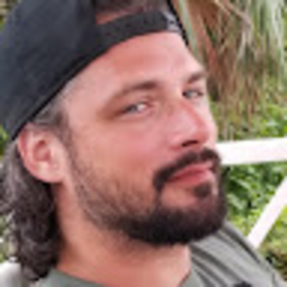Poshmark profile picture for @pabilo